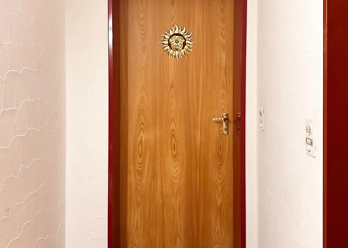 Апартаменты Schoene Im Zentrum Von